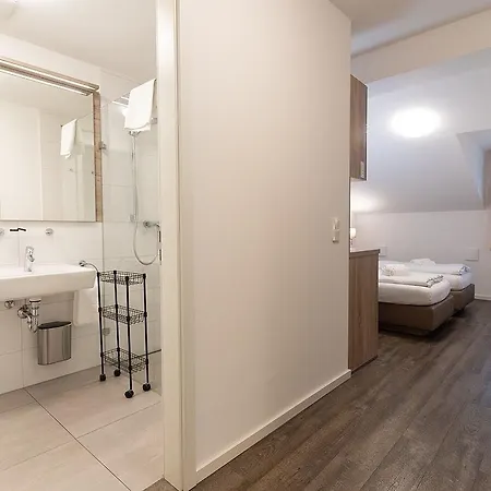 Oberfeld West Muenchen, Selbstversorgerhotel