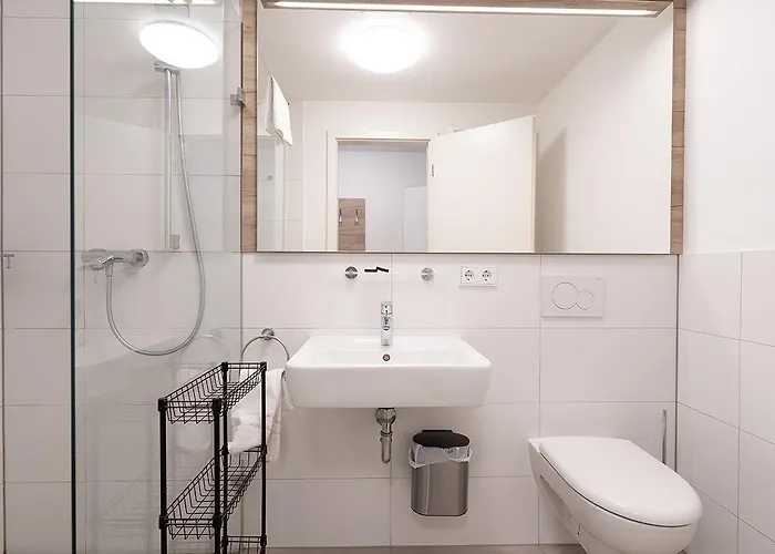Oberfeld West Muenchen, Selbstversorgerhotel Straßlach-Dingharting